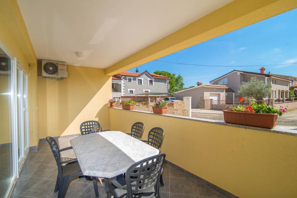 Apartment Una 2 Пула Экстерьер фото